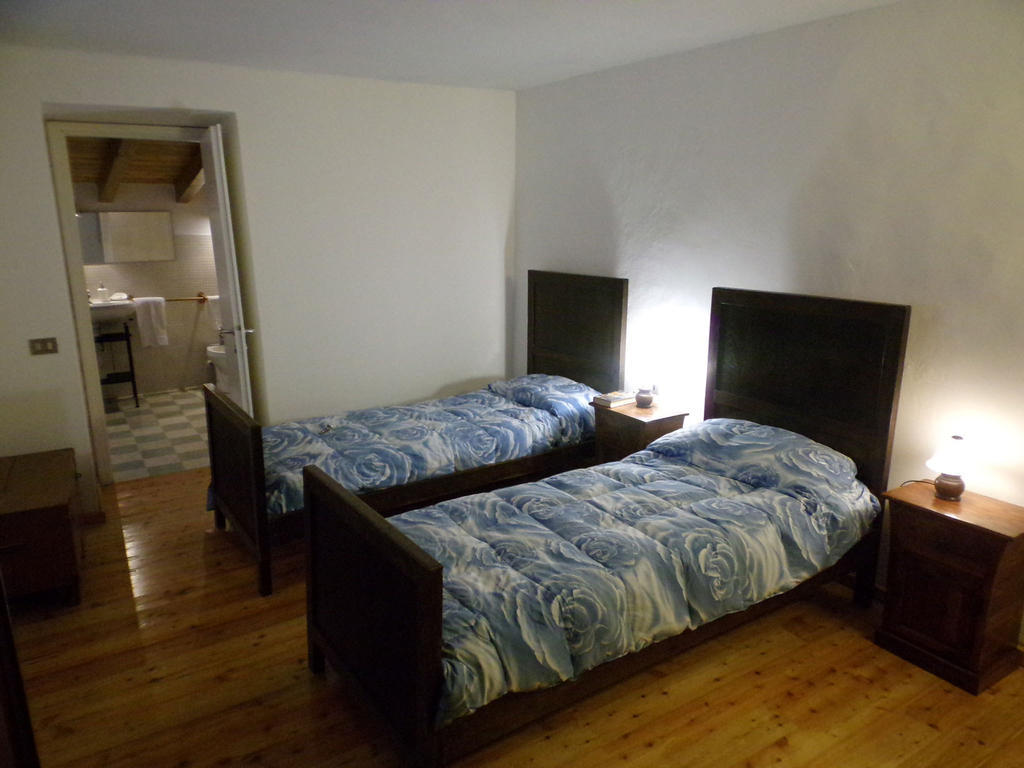 B&B Rocca Di Bajedo Pasturo Pokoj fotografie